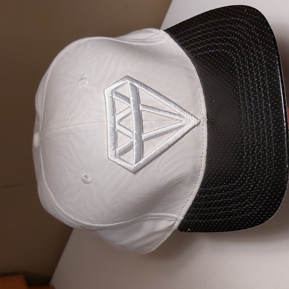 Diamond Carbon Snapback Cap